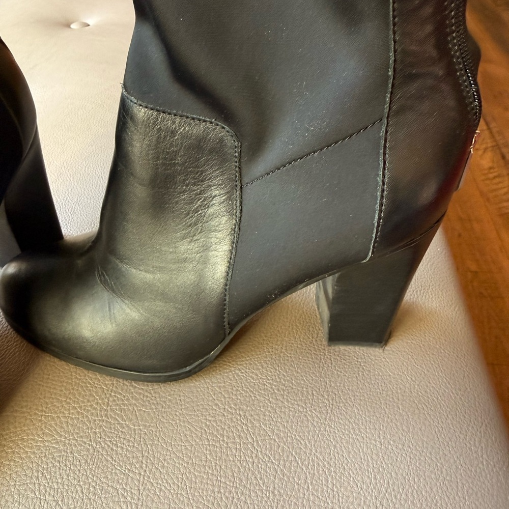 Adrienne Vittadini Black short 4’ bootie